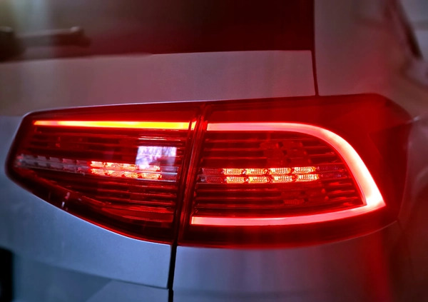 Volkswagen Passat cena 74700 przebieg: 190000, rok produkcji 2019 z Legnica małe 781